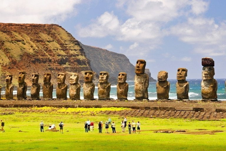 enchanting-travels-chile-tours-moais-of-ahu-tongariki-on-easter-island-chile