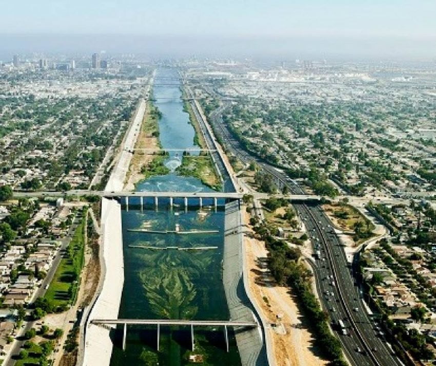 LOS ANGELES’IN ZIPLAYAN NEHRİ
