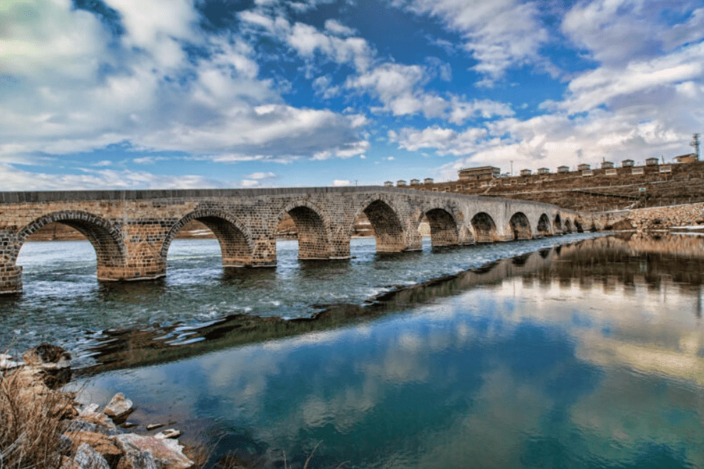 Tarihi-Murat-koprusu-Ulasim