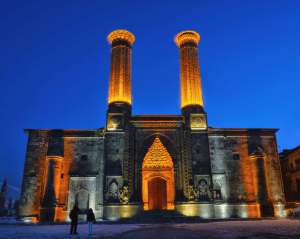 gok-medrese-giris-ve-ziyaret-saatleri