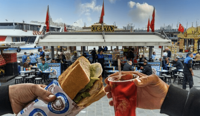 Eminönü-Balik-Ekmeği