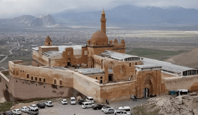 İshak-Paşa-Sarayi