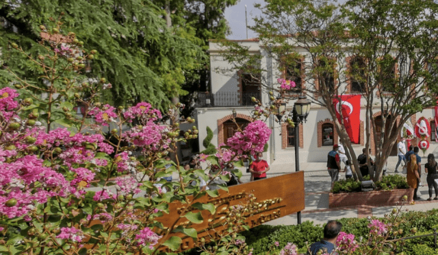 Yilmaz-Büyükerşen-Balmumu-Heykeller-Müzesi